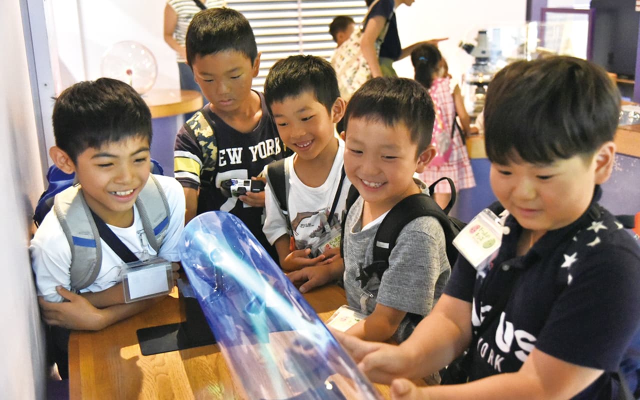 科学館でたくさん学ぼう