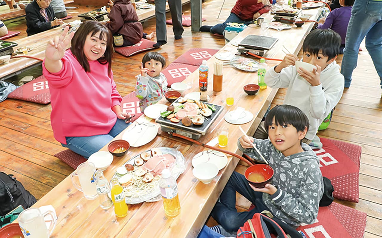秋の味覚♪しいたけ狩りを体験！