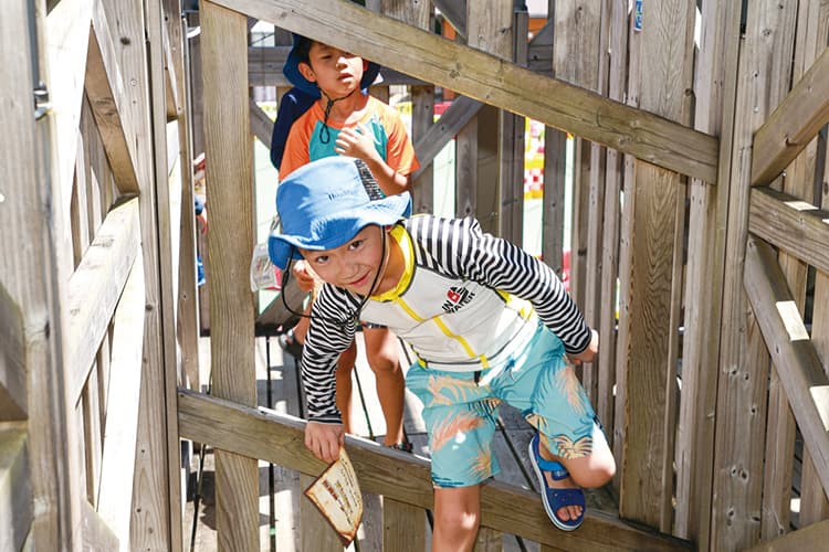 水の楽園「ウォーターランドぷるぷる」＆船型立体迷路「KAiZOKU」大満喫ツアー