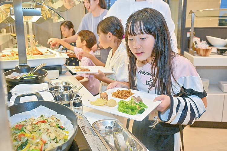 水の楽園「ウォーターランドぷるぷる」＆船型立体迷路「KAiZOKU」大満喫ツアー