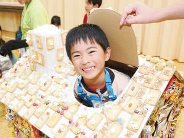 夢の体験☆おとぎ話の世界へ♪カラフル巨大お菓子の家作り体験ツアー
