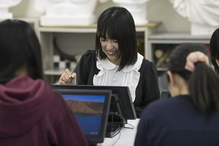 職業体験 話題のお仕事体験 イラストレーターコース 子供のためのキャンプ 工場見学 自然体験 スキーツアーはそらまめキッズアドベンチャーへ
