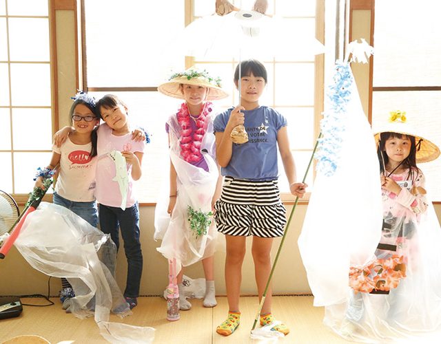 野外体験 幽霊屋敷でオバケ体験 そらまめ夏の肝試し大会 子供のためのキャンプ 工場見学 自然体験 スキーツアーはそらまめキッズアドベンチャーへ