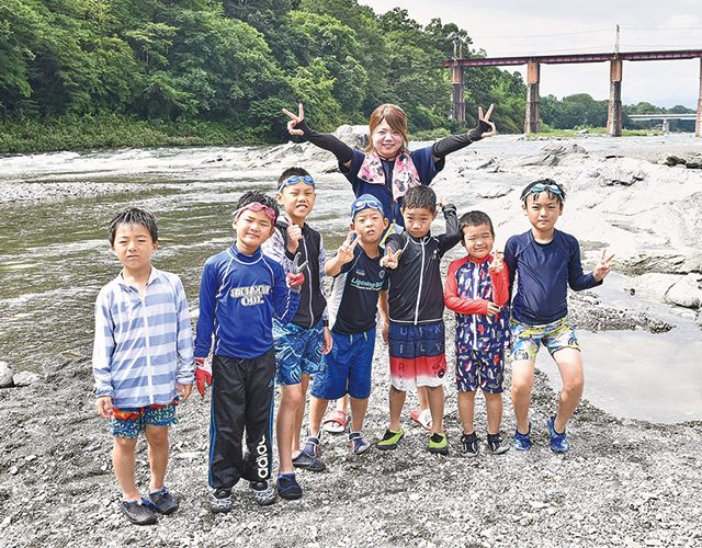 自然体験 長瀞の自然を大冒険 川くだりラフティング ハイドロ体験キャンプ 子供 のためのキャンプ 工場見学 自然体験 スキーツアーはそらまめキッズアドベンチャーへ