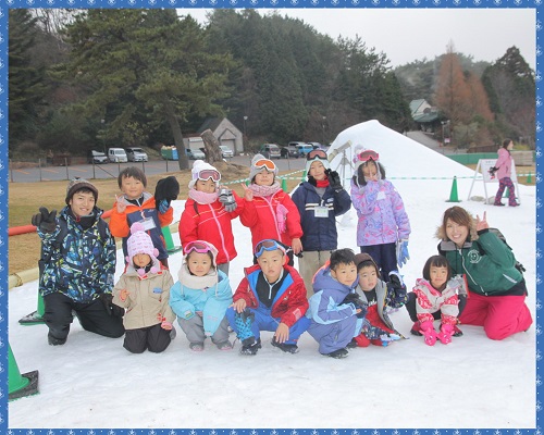 野外体験キャンプ 関西出発 六甲山で遊び尽くせ そらまめ日帰りお手軽キャンプ 雪遊びコース 子供 のためのキャンプ 工場見学 自然体験 スキーツアーはそらまめキッズアドベンチャーへ