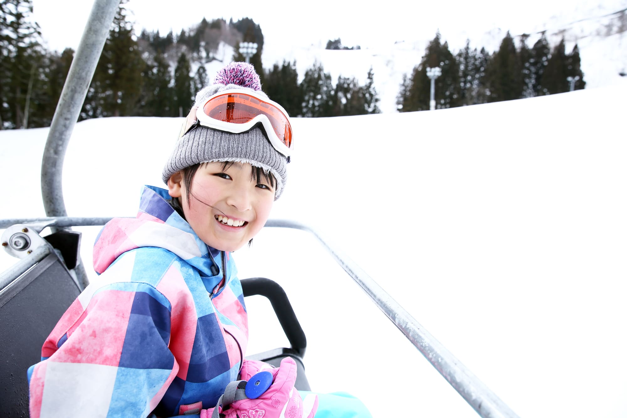 【関西出発】冬休みの小学生向けスキーキャンプなら