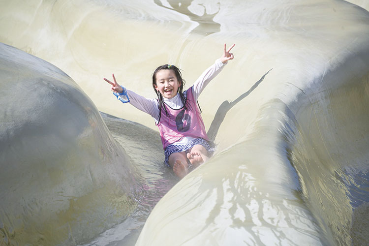 ウォータースライダー