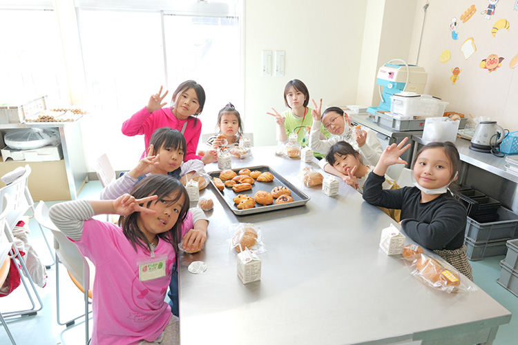 パンが完成した記念写真