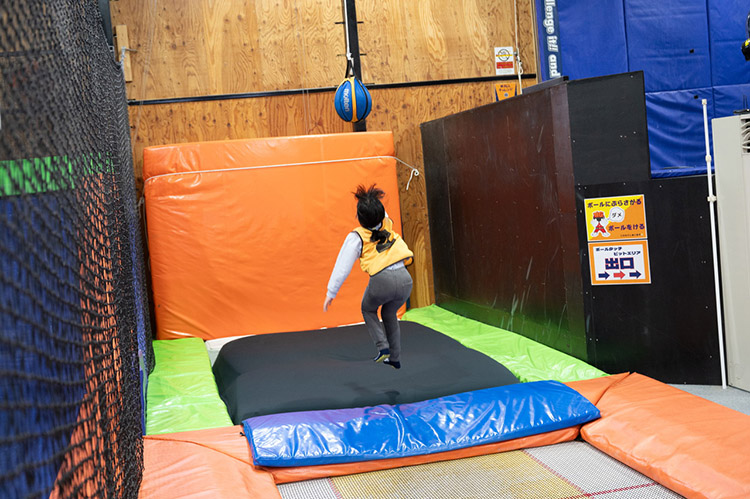 トランポリン遊び