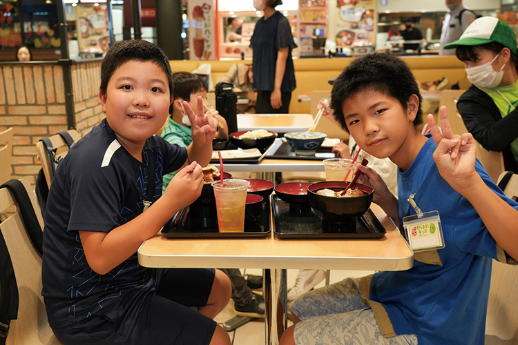 フードコートで夕食