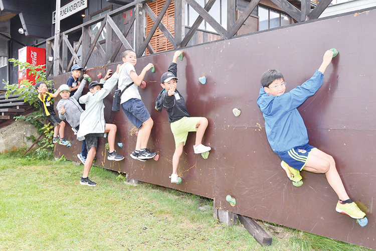 大自然で遊具遊び◇
