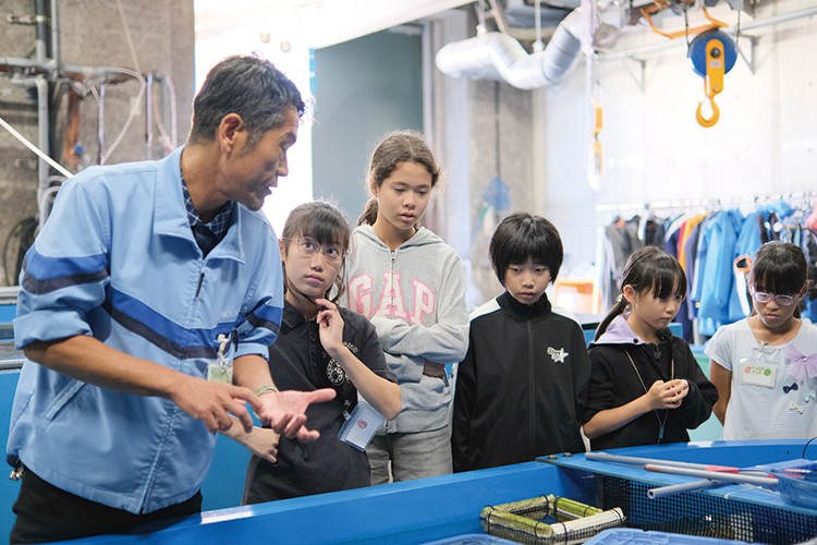 水族館の裏側を見学