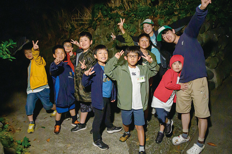 夜の利島を散策