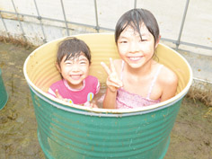 ドラム缶風呂女子小学生 